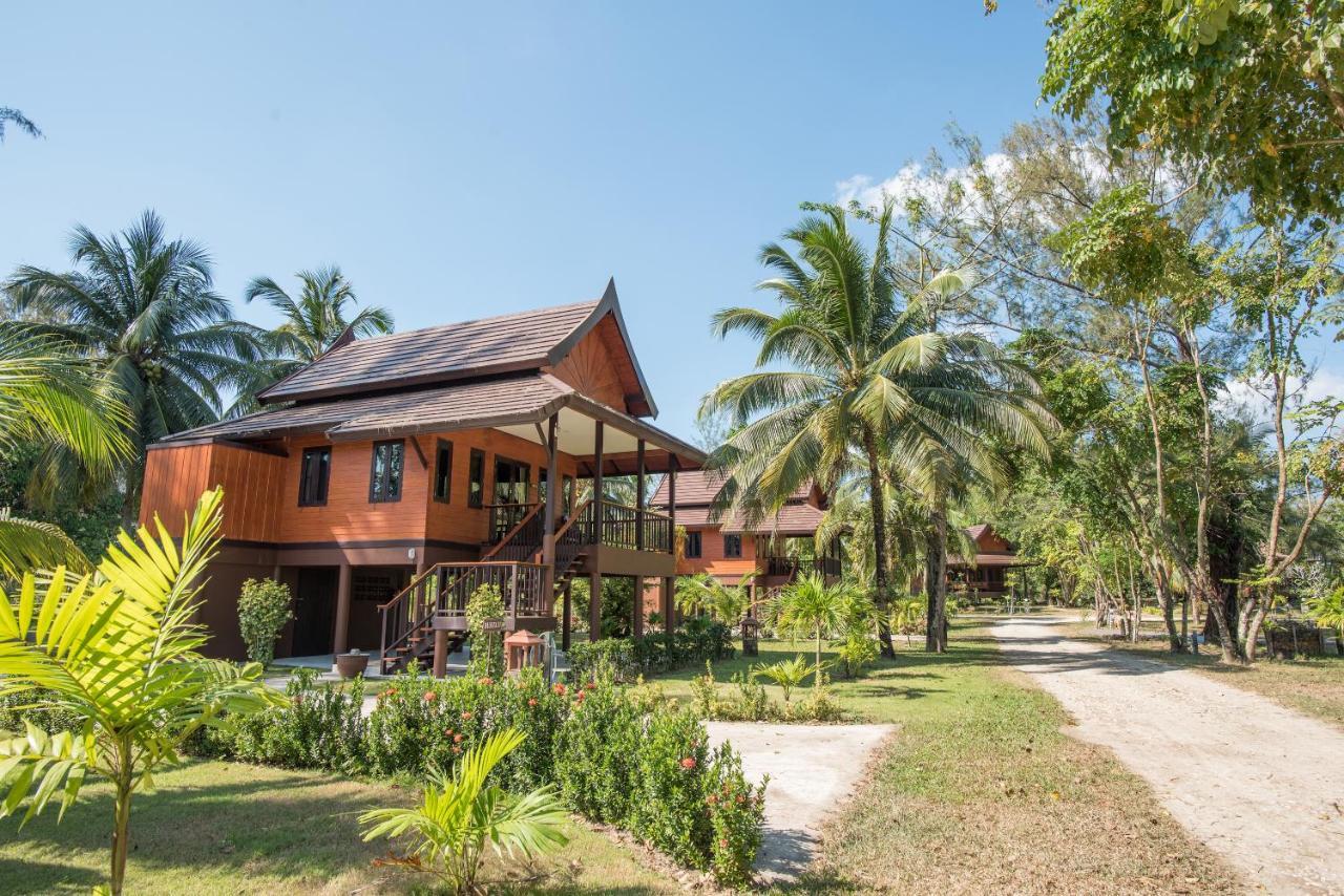 Thailife Wellness & Meditation Resort- Sha Plus Khao Lak Esterno foto