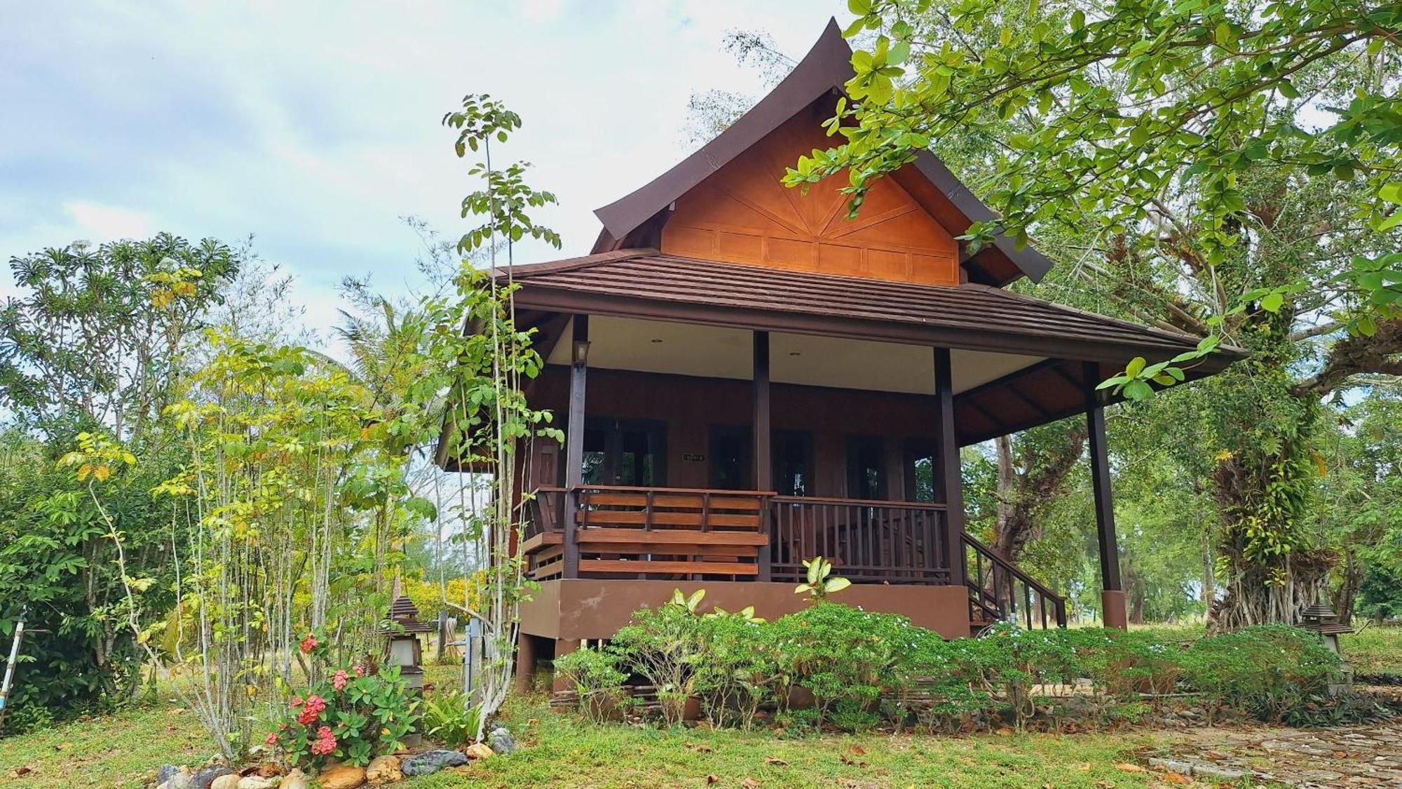 Thailife Wellness & Meditation Resort- Sha Plus Khao Lak Esterno foto